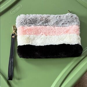 Jane & Berry Faux Fur Wristlet / Clutch